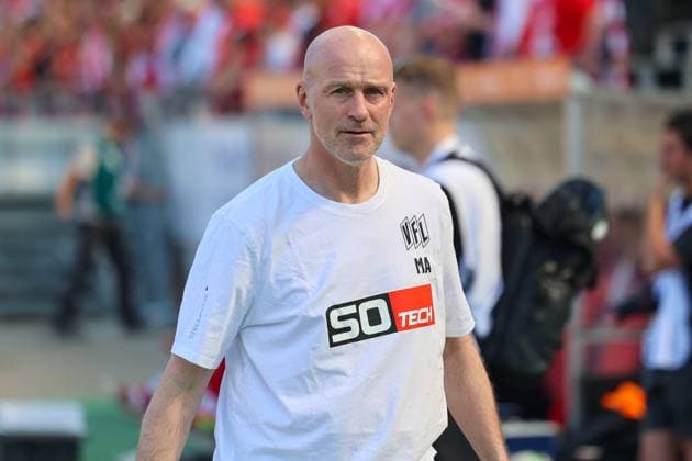 Marco Antwerpen VfL Osnabrück Marco Antwerpen Coach VfL Osnabrück Rot Weiss Essen RWE, Rot Weiß Essen VfL Osnabrück on May 11, 2025 at Stadion an der Hafenstraße in Essen Nordrhein Westfalen Germany GER Soccer, 37 Matchday of the 3 Liga Season 2024 2025 Final Score 3 1 in front of 19 300 Spectators