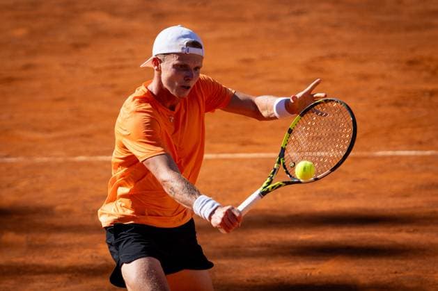 Jannik Sinner plays against Jesper De Jong during the Internazionali BNL D Italia 2025 Italian Open at Foro Italico in Rome, Italy, on 12 May 2025 Jannik Sinner of Italy plays against Jesper De Jong of Netherlands in the Men s Singles Round of 32 match during Day Eight of the Internazionali BNL D Italia 2025 Italian Open at Foro Italico in Rome, Italy, on 12 May 2025, Credit:Stefano Costantino TTL Avalon Italy, Rome  Copyright: xStefanoxCostantinoxTTLx xAvalonx 0998310157
