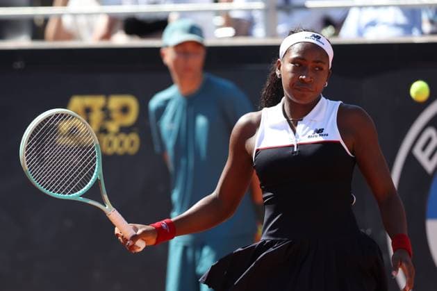 Rome, Italy, italy: Rome, Italy 05 12 2025: Gauff Coco (USA) rank 3 vs Emma Raducanu (GBR) rank 49 competing during R16 of the Internazionali BNL d Italia 2025 WTA, Tennis Damen Masters 1000 women s circuit in Rome at the Foro Italico. Tennis: WTA Masters 1000 Women At Foro Italico In Rome  - ZUMAp169 0817838111st Copyright: xmarcoxiacobuccix