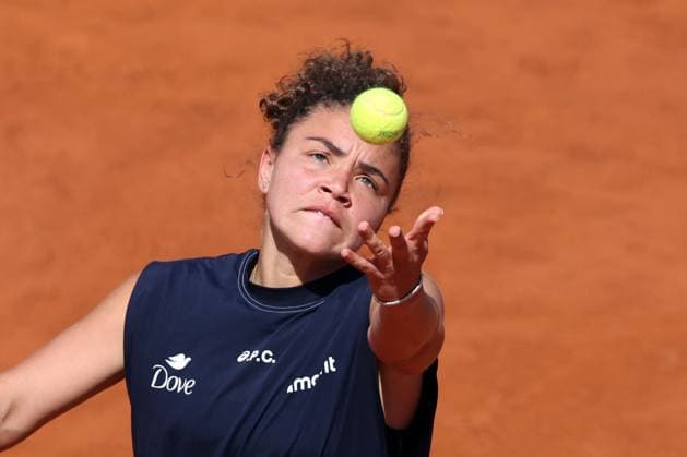 Rome, Italy 05 12 2025: Jasmine Paolini (ITA) rank 5 vs Jelena Ostapenko (AUS) rank 18 competing during R16 of the Internazionali BNL d Italia 2025 WTA, Tennis Damen Masters 1000 women s circuit in Rome at the Foro Italico.  Copyright: xmarcoxiacobuccix xipa-agency.netx xmarcoxiacobuccix 0817836072st