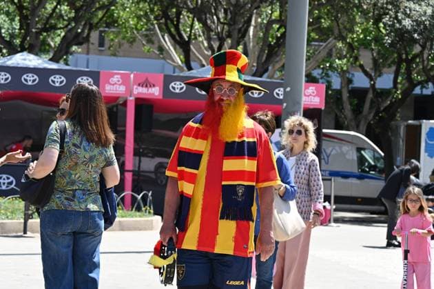 CICLISMO - Giro d Italia - Stage 4 - Alberobello-Lecce Historic Lecce fan at the Giroland village during Stage 4 - Alberobello-Lecce, Giro d Italia race in Lecce, Italy, May 13 2025 Lecce Italy  Copyright: xIPAxSport ABACAx