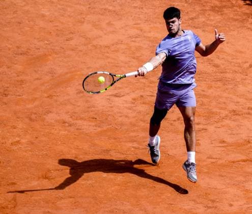 Internazionali BNL D Italia 2025 - Day Nine Carlos Alcaraz of Spain in action against Karen Khachanov of Russia during the Internazionali BNL d™Italia day Nine at Foro Italico on May 13, 2025 in Rome, Italy. Rome Foro Italico Lazio Italy Copyright: xGiuseppexMaffiax IBI_Day9_130525DSC01623