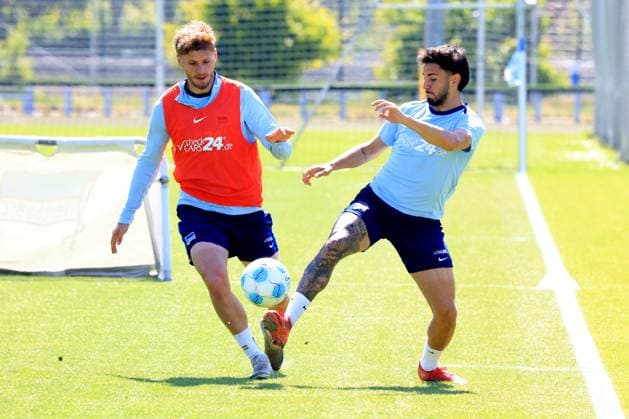 DEU, DFL, 2 FBL Hertha BSC, Training, 13 05 2025, Sportforum, Berlin, DEU, DFL, 2 FBL Hertha BSC, Training, in the picture Marton Dardai Hertha BSC Berlin 31 , Kevin Sessa Hertha BSC Berlin 8 DFL regulations prohibit any use of Photographs as image sequences and or quasi video nordphotoxGmbHx xEngler nph00076