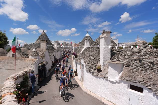 Riders before the start during the stage 4 of the Giro d™Italia from Alberobello (Pietramadre) to Lecce, Italy - Tuesday, May 13, 2025. - cycling.  Copyright: xFabioxFerrari LaPressex