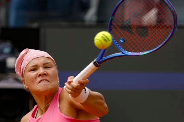 May 13, 2025, Rome, ITALY: Diana Shnaider of Russia during her women™s quarter final round match against Jasmine Paolini of Italy (not pictured) at the Italian Open tennis tournament in Rome, Italy, 13 May 2025. ANSA FABIO FRUSTACI. Italian Open Tennis Tournament  - ZUMAa110 20250513_zaf_a110_009 Copyright: xFabioxFrustacix