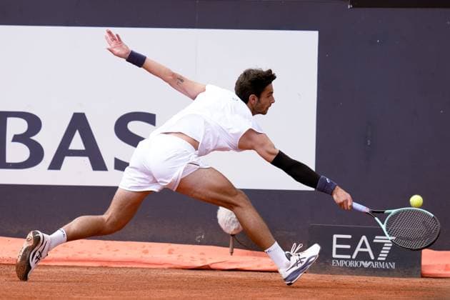 Internazionali BNL D Italia 2025 - Day Nine Lorenzo Musetti of Italy in action against Danil Medvedev of Russia during the Internazionali BNL d™Italia day Nine at Foro Italico on May 13, 2025 in Rome, Italy. Rome Foro Italico Lazio Italy Copyright: xGiuseppexMaffiax IBI_Day9_130525DSC08860