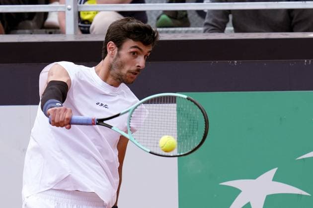 Internazionali BNL D Italia 2025 - Day Nine Lorenzo Musetti of Italy in action against Danil Medvedev of Russia during the Internazionali BNL d™Italia day Nine at Foro Italico on May 13, 2025 in Rome, Italy. Rome Foro Italico Lazio Italy Copyright: xGiuseppexMaffiax IBI_Day9_130525DSC09054