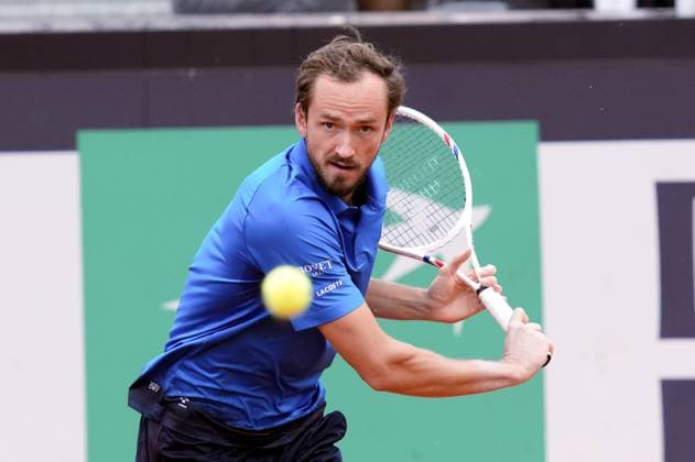 Internazionali BNL D Italia 2025 - Day Nine Danil Medvedev of Russia in action against Lorenzo Musetti of Italy during the Internazionali BNL d™Italia day Nine at Foro Italico on May 13, 2025 in Rome, Italy. Rome Foro Italico Lazio Italy Copyright: xGiuseppexMaffiax IBI_Day9_130525DSC09218