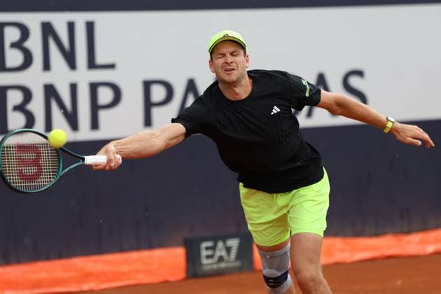 May 13, 2025, Rome, Celestynow, Italy: HUBERT HURKACZ of Poland during the match against J. Mensik of Czech Republic at the ATP, Tennis Herren Internazionali BNL d Italia 2025 Italian Open tennis tournament at Foro Italico in Rome, Italy. Rome Italy - ZUMAc278 20250513_zsp_c278_036 Copyright: xMarcinxCholewinskix