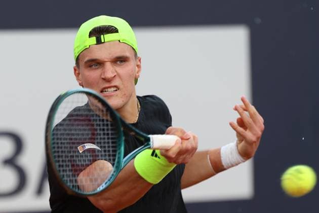 May 13, 2025, Rome, Celestynow, Italy: JAKUB MENSIK of Czech Republic during the match against H. Hurkacz of Poland at the ATP, Tennis Herren Internazionali BNL d Italia 2025 Italian Open tennis tournament at Foro Italico in Rome, Italy. Rome Italy - ZUMAc278 20250513_zsp_c278_051 Copyright: xMarcinxCholewinskix