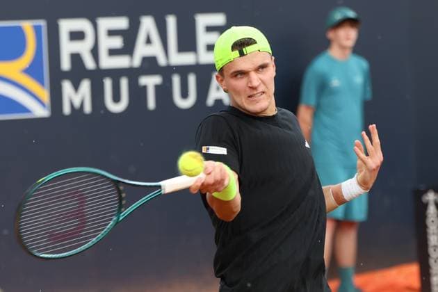 May 13, 2025, Rome, Celestynow, Italy: JAKUB MENSIK of Czech Republic during the match against H. Hurkacz of Poland at the ATP, Tennis Herren Internazionali BNL d Italia 2025 Italian Open tennis tournament at Foro Italico in Rome, Italy. Rome Italy - ZUMAc278 20250513_zsp_c278_052 Copyright: xMarcinxCholewinskix