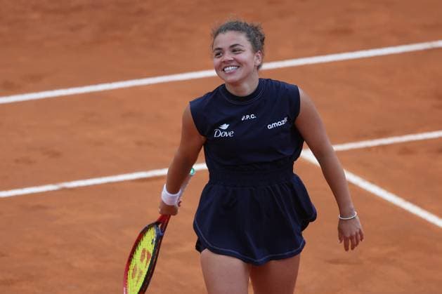 Rome, Italy, italy: Rome, Italy 05 13 2025: Jasmine Paolini (ITA) wins against rank 5 vs D.Shnaider rank 11 during the Internazionali BNL d Italia 2025 WTA, Tennis Damen Masters 1000 women s circuit in Rome at the Foro Italico. Tennis: WTA Master 1000 Women At Foro Italico In Rome - Jasmine Paolini (ITA) Wins Against Rank 5 Vs D.Shnaider Rank 11  - ZUMAp169 0818064589st Copyright: xmarcoxiacobuccix