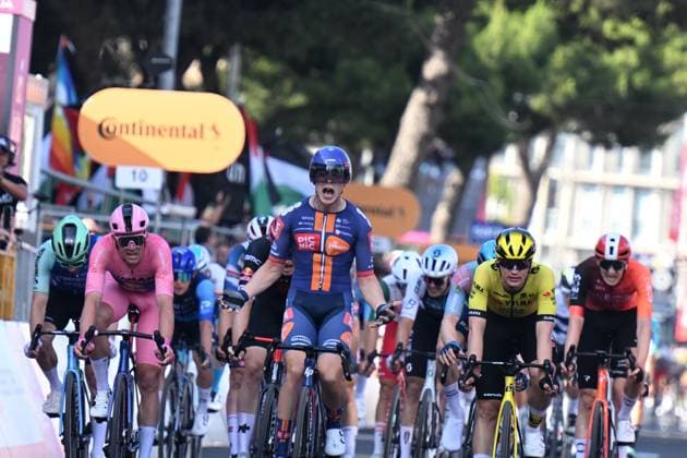 13-05-2025 Giro D italia; Tappa 04 Alberobello - Lecce; 2025, Picnic - Postnl; 2025, Lidl - Trek; 2025, Visma - Lease A Bike; Van Uden, Casper; Pedersen, Mads; Kooij, Olav; Lecce; 