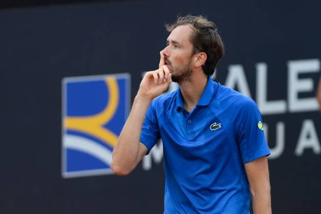 Foto IPP Cavaliere Emiliano. Roma 13 05 2025. Tennis Internazionali d Italia 2025. Nella foto: Daniil Medvedev chiede silenzio al pubblico. Italy Photo Press - World Copyright italy ITALY  Copyright: xR4924_italyphotopressx