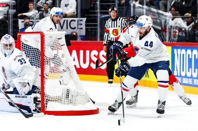 Ice hockey, Eishockey - IIHF WC 2025 STOCKHOLM,SWEDEN,13.MAY.25 - ICE HOCKEY - IIHF Ice Hockey World Championship, WM, Weltmeisterschaft 2025, group stage, Canada vs France. Image shows Julian Junca (FRA) and Kevin Spinozzi (FRA).  GEPAxpictures xMaticxKlansek