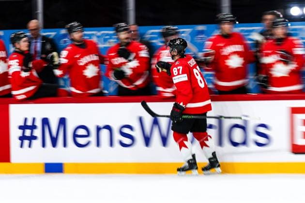 Ice hockey, Eishockey - IIHF WC 2025 STOCKHOLM,SWEDEN,13.MAY.25 - ICE HOCKEY - IIHF Ice Hockey World Championship, WM, Weltmeisterschaft 2025, group stage, Canada vs France. Image shows the rejoicing of Sindey Crosby (CAN).  GEPAxpictures xMaticxKlansek