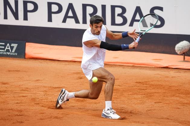 Lorenzo Musetti backhand during Internazionali BNL d Italia, International Tennis match in Rome, Italy, May 14 2025  Copyright: xGiorgioxMaiozzi IPAxSportx xipa-agency.netx xx IPA_57652985 IPA_Agency_IPA57652985