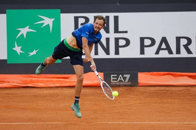 Daniil Medvedev serve during Internazionali BNL d Italia, International Tennis match in Rome, Italy, May 14 2025  Copyright: xGiorgioxMaiozzi IPAxSportx xipa-agency.netx xx IPA_57653018 IPA_Agency_IPA57653018