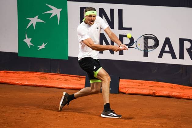 Alexander Zverev backhand during Internazionali BNL d Italia, International Tennis match in Rome, Italy, May 14 2025  Copyright: xGiorgioxMaiozzi IPAxSportx xipa-agency.netx xx IPA_57653093 IPA_Agency_IPA57653093