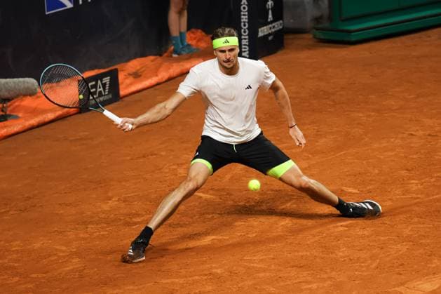 Alexander Zverev forehand during Internazionali BNL d Italia, International Tennis match in Rome, Italy, May 14 2025  Copyright: xGiorgioxMaiozzi IPAxSportx xipa-agency.netx xx IPA_57653120 IPA_Agency_IPA57653120