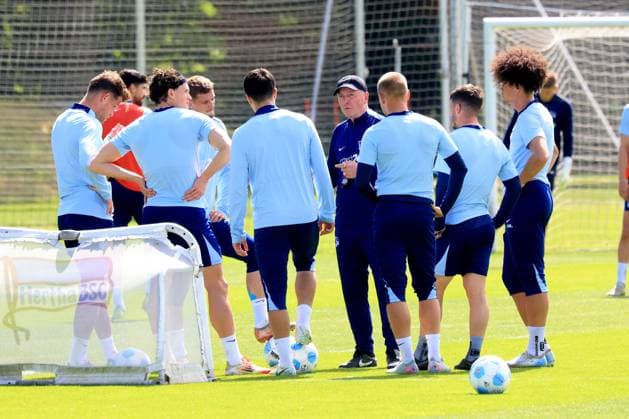 DEU, DFL, 2 FBL Hertha BSC, Training, 14 05 2025, Sportforum, Berlin, DEU, DFL, 2 FBL Hertha BSC, Training, im Bild Hertha Spielerkreis, Co Trainer, Armin Reutershahn Hertha BSC Berlin DFL regulations prohibit any use of Photographs as image sequences and or quasi video nordphotoxGmbHx xEngler nph00076