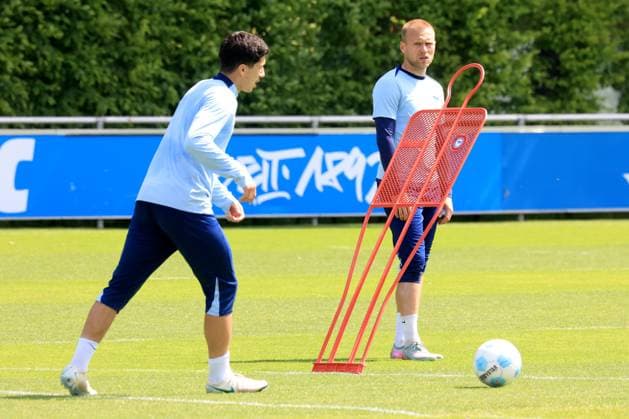 DEU, DFL, 2 FBL Hertha BSC, Training, 14 05 2025, Sportforum, Berlin, DEU, DFL, 2 FBL Hertha BSC, Training, im Bild Ibrahim Maza Hertha BSC Berlin 10 , Jon Dabur Thorsteinsson Hertha BSC Berlin 24 DFL regulations prohibit any use of Photographs as image sequences and or quasi video nordphotoxGmbHx xEngler nph00076