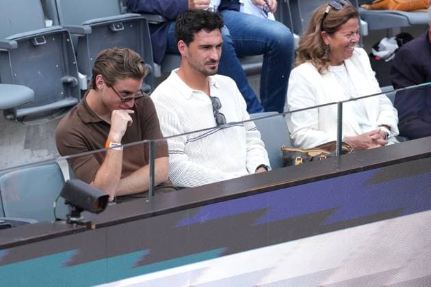 The football players Edoardo Bove and Matt Hummels attend the match of Carlos Alcaraz of Spain against Jack Draper of Great Britain at the Internazionali BNL d Italia 2025 tennis tournament at Foro Italico in Rome, Italy on may 14, 2025. AntoniettaxBaldassarre