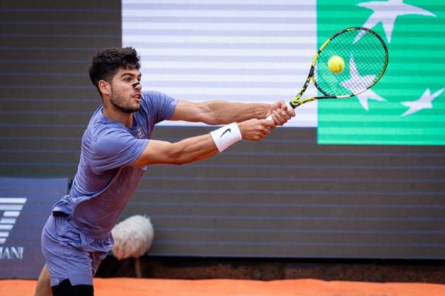 Jack Draper of Great Britain plays against Carlos Alcaraz of Spain at Internazionali BNL D Italia 2025 Italian Open at Foro Italico in Rome, Italy, on 14 May 2025 Carlos Alcaraz of Spain plays against Jack Draper of Great Britain in the Men s Singles Quarter Final during Day Ten of the Internazionali BNL D Italia 2025 Italian Open at Foro Italico in Rome, Italy, on 14 May 2025, Credit:Stefano Costantino TTL Avalon Italy, Rome  Copyright: xStefanoxCostantinoxTTLx xAvalonx 0999070904