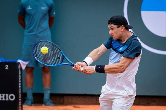 Jack Draper of Great Britain plays against Carlos Alcaraz of Spain at Internazionali BNL D Italia 2025 Italian Open at Foro Italico in Rome, Italy, on 14 May 2025 Jack Draper of Great Britain plays against Carlos Alcaraz of Spain in the Men s Singles Quarter Final during Day Ten of the Internazionali BNL D Italia 2025 Italian Open at Foro Italico in Rome, Italy, on 14 May 2025, Credit:Stefano Costantino TTL Avalon Italy, Rome  Copyright: xStefanoxCostantinoxTTLx xAvalonx 0999070934