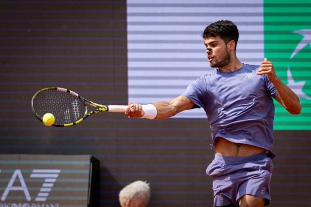 Jack Draper of Great Britain plays against Carlos Alcaraz of Spain at Internazionali BNL D Italia 2025 Italian Open at Foro Italico in Rome, Italy, on 14 May 2025 Carlos Alcaraz of Spain plays against Jack Draper of Great Britain in the Men s Singles Quarter Final during Day Ten of the Internazionali BNL D Italia 2025 Italian Open at Foro Italico in Rome, Italy, on 14 May 2025, Credit:Stefano Costantino TTL Avalon Italy, Rome  Copyright: xStefanoxCostantinoxTTLx xAvalonx 0999070962