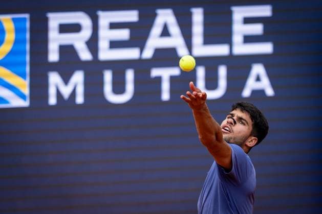 Jack Draper of Great Britain plays against Carlos Alcaraz of Spain at Internazionali BNL D Italia 2025 Italian Open at Foro Italico in Rome, Italy, on 14 May 2025 Carlos Alcaraz of Spain plays against Jack Draper of Great Britain in the Men s Singles Quarter Final during Day Ten of the Internazionali BNL D Italia 2025 Italian Open at Foro Italico in Rome, Italy, on 14 May 2025, Credit:Stefano Costantino TTL Avalon Italy, Rome  Copyright: xStefanoxCostantinoxTTLx xAvalonx 0999072670