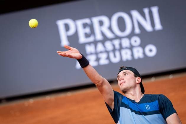 Jack Draper of Great Britain plays against Carlos Alcaraz of Spain at Internazionali BNL D Italia 2025 Italian Open at Foro Italico in Rome, Italy, on 14 May 2025 Jack Draper of Great Britain plays against Carlos Alcaraz of Spain in the Men s Singles Quarter Final during Day Ten of the Internazionali BNL D Italia 2025 Italian Open at Foro Italico in Rome, Italy, on 14 May 2025, Credit:Stefano Costantino TTL Avalon Italy, Rome  Copyright: xStefanoxCostantinoxTTLx xAvalonx 0999072716