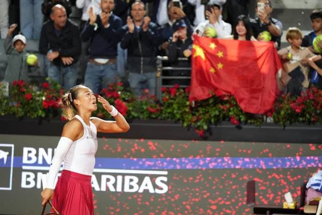 Foto IPP Cavaliere Emiliano. Roma 14 05 2025. Tennis Internazionali d Italia 2025. Nella foto: esulta Qinwen Zheng. Italy Photo Press - World Copyright italy ITALY  Copyright: xR4924_italyphotopressx