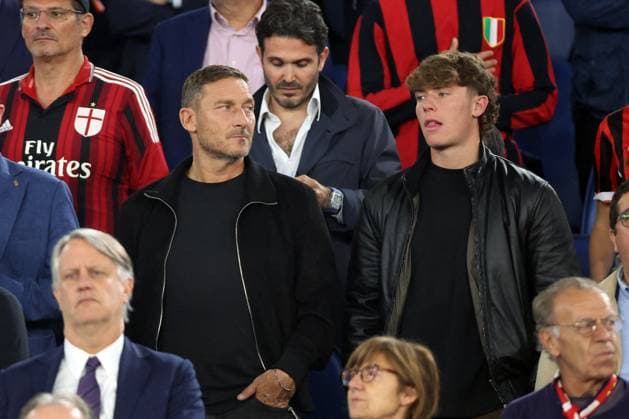 CALCIO - Coppa Italia - Final - AC Milan vs Bologna FC Roma, Italia - 14 maggio 2025: Totti ed il figlio Cristian in tribuna per la partita finale di Frecciarossa Coppa Italia 2025 AC Milan contro Bologna FC 1909 allo stadio Olimpico di Roma. Rome Italy  Copyright: xIPAxSport ABACAx
