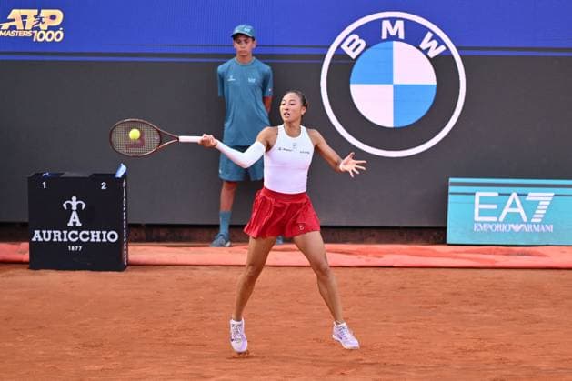 TENNIS - Internazionali di Tennis - Internazionali BNL d Italia Qinwen Zheng (CHN) in action against Aryna Sabalenka (BLR) during the Internazionali BNL d Italia Day Ten at Foro Italico on May 14, 2025 in Rome, Italy. Rome Italy  Copyright: xIPAxSport ABACAx