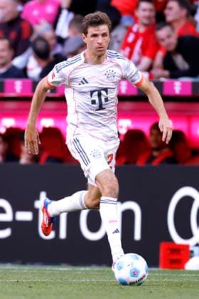MUELLER Tomas Team FC Bayern Muenchen in new jersey season 2025 2026 Soccer Bundesliga season 2024 2025 German Champion 2025 FC Bayern Muenchen FC Bayern Muenchen Borussia Moenchengladbach on 10 05 2025 in Muenchen DFL REGULATIONS PROHIBIT ANY USE OF PHOTOGRAPHS as IMAGE SEQUENCES and or QUASI VIDEO Copyright: xLacixPerenyix