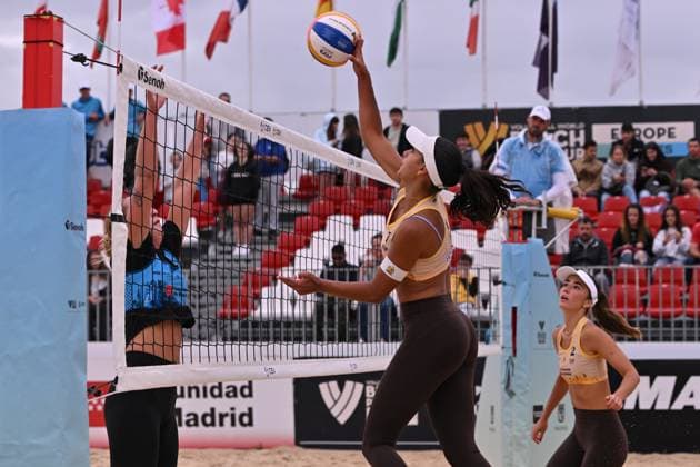 May 15, 2025, Madrid, Madrid, Spain: ELBA PAEZ (ESP) competes during the Beach Pro Tour Futures Madrid 2025 between SPAIN and USA at Parque Deportivo Puerta de Hierro on may 15, 2025 in Madrid, Spain. Madrid Spain - ZUMAc312 20250515_zsp_c312_086 Copyright: xOscarxManuelxSanchezx