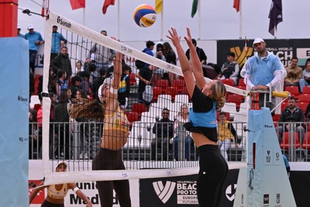 May 15, 2025, Madrid, Madrid, Spain: ELLA GRAY (USA) and DANIELA ANDREU (ESP) competes during the Beach Pro Tour Futures Madrid 2025 between SPAIN and USA at Parque Deportivo Puerta de Hierro on may 15, 2025 in Madrid, Spain. Madrid Spain - ZUMAc312 20250515_zsp_c312_090 Copyright: xOscarxManuelxSanchezx