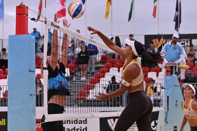 May 15, 2025, Madrid, Madrid, Spain: ELBA PAEZ (ESP) competes during the Beach Pro Tour Futures Madrid 2025 between SPAIN and USA at Parque Deportivo Puerta de Hierro on may 15, 2025 in Madrid, Spain. Madrid Spain - ZUMAc312 20250515_zsp_c312_092 Copyright: xOscarxManuelxSanchezx