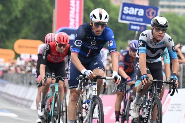 15-05-2025 Giro D italia; Tappa 06 Potenza - Napoli; 2025, Groupama - Fdj; 2025, Movistar; Bystrom, Sven Erik; Milesi, Lorenzo; Napoli; 