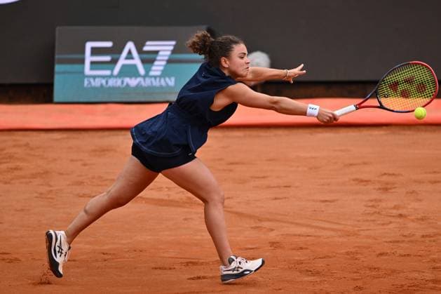 Internazionali BNL D Italia 2025 - Day Eleven Jasmine Paolini (ITA) competes against Peyton Stearns (USA) during the Internazionali BNL d Italia Day Eleven at Foro Italico in Rome, Italy, on May 15, 2025. Rome Italy Italy  Copyright: xDomenicoxCippitellix originalFilename:cippitelli-itainter250515_np7YN.jpg