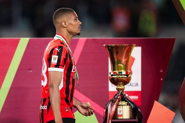 AC Milan v Bologna FC - Serie A Malick Thiaw of AC Milan looks dejected next tot he Coppa Italia trophy during the award ceremony following the Coppa Italia final football match between AC Milan and Bologna FC. Rome Italy Copyright: xNicoloxCampox