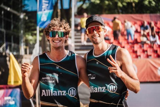 Beach volleyball men Allianz German Beach Tour 2025 Tourstop Düsseldorf 15 05 2025 f l Hennes Nissen and Niklas Held are happy after the victory Düsseldorf Robert Lehr Ufer Nordrhein Westfalen Germany