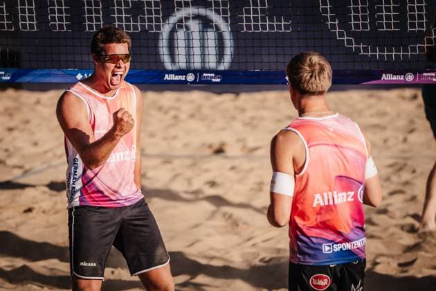 Beach volleyball men Allianz German Beach Tour 2025 Tourstop Düsseldorf 15 05 2025 f l Jonas Kaminski and Luis Kubo Düsseldorf Robert Lehr Ufer Nordrhein Westfalen Germany