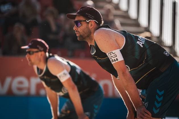 Beach volleyball men Allianz German Beach Tour 2025 Tourstop Düsseldorf 15 05 2025 Manuel Harms gets ready for the opponents serve Düsseldorf Robert Lehr Ufer North Rhine-Westphalia Germany