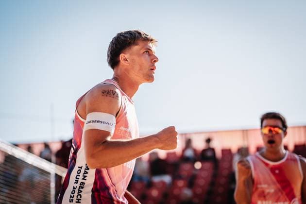 Beach volleyball men Allianz German Beach Tour 2025 Tourstop Düsseldorf 15 05 2025 Luis Kubo cheers Düsseldorf Robert Lehr Ufer Nordrhein Westfalen Germany