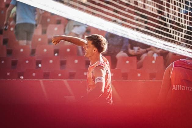 Beach volleyball men Allianz German Beach Tour 2025 Tourstop Düsseldorf 15 05 2025 Luis Kubo cheers Düsseldorf Robert Lehr Ufer Nordrhein Westfalen Germany