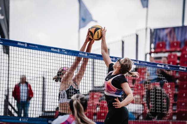 Beach volleyball women Allianz German Beach Tour 2025 Tourstop Düsseldorf 15 05 2025 v l Christine Aulenbrock against Nina Interwies Düsseldorf Robert Lehr Ufer North Rhine-Westphalia Germany