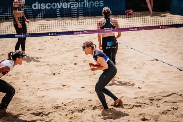 Beach volleyball women Allianz German Beach Tour 2025 Tourstop Düsseldorf 15 05 2025 f l Louisa Marunde and Nina Interwies cheer after the victory Düsseldorf Robert Lehr Ufer Nordrhein Westfalen Germany