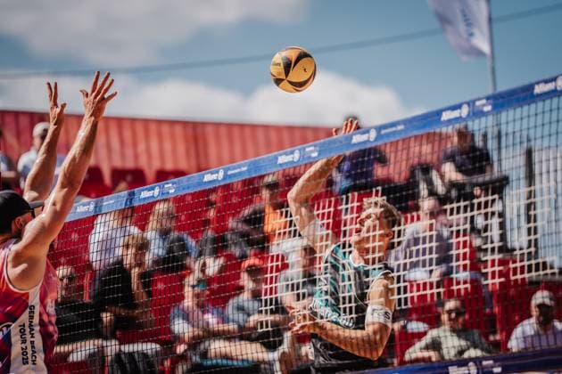 Beach volleyball men Allianz German Beach Tour 2025 Tourstop Düsseldorf 15 05 2025 Luis Kubo on the attack Düsseldorf Robert Lehr Ufer Nordrhein Westfalen Germany
